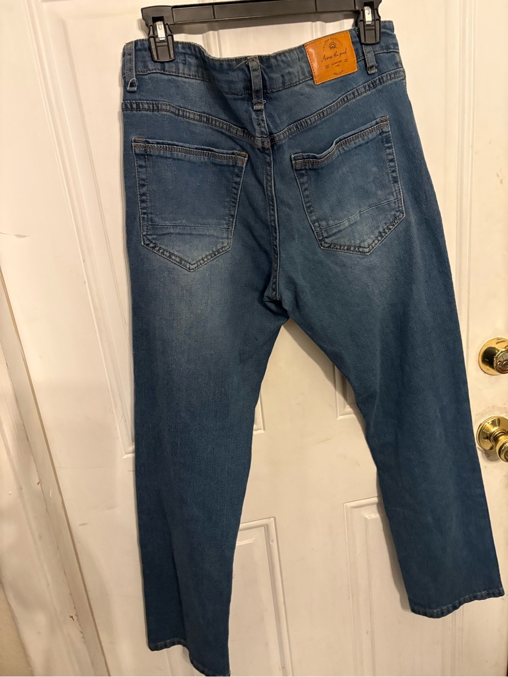 Men’s Across The Pond Signature Line Medium Blue Straight Jeans - Picture 2 of 3